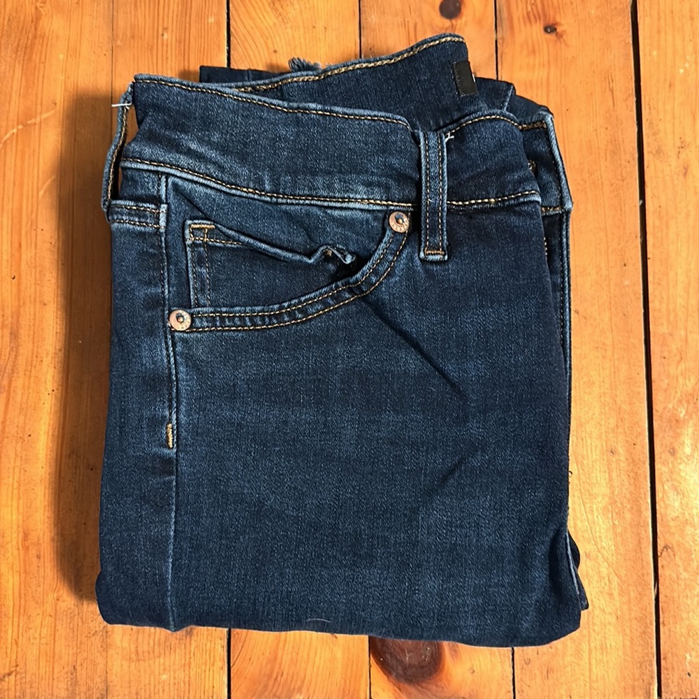 Express skinny midrise.  NEW WITHOUT TAGS.  4 LONG